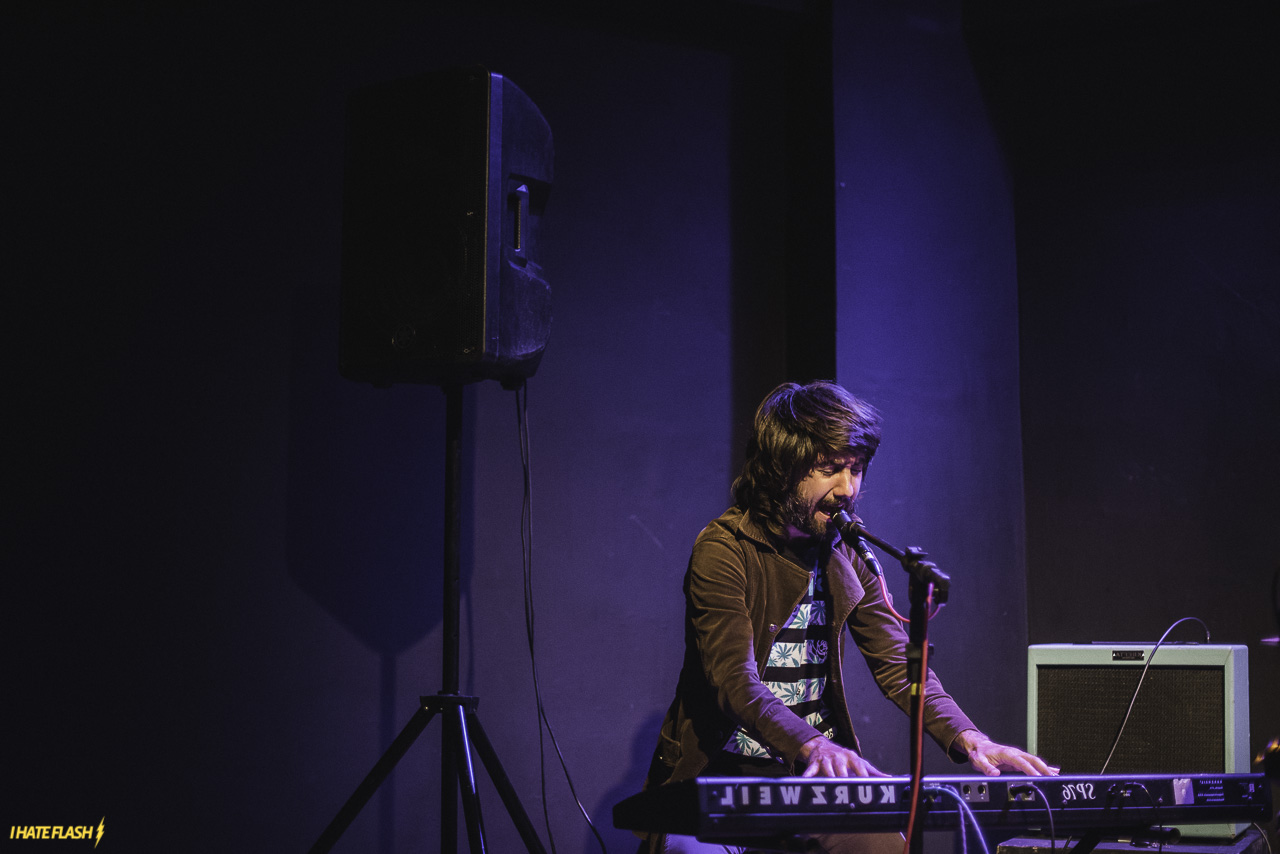 Boogarins + Hierofante Púrpura