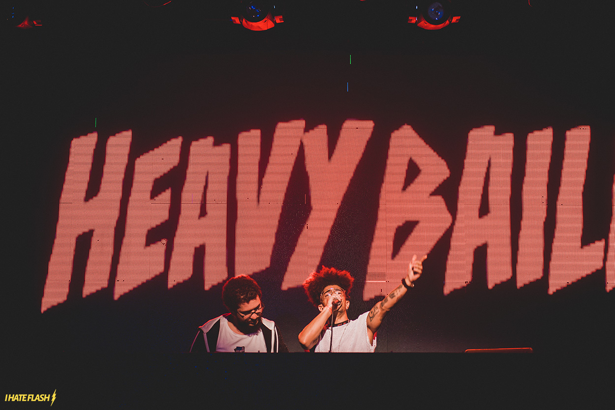 HEAVY BAILE