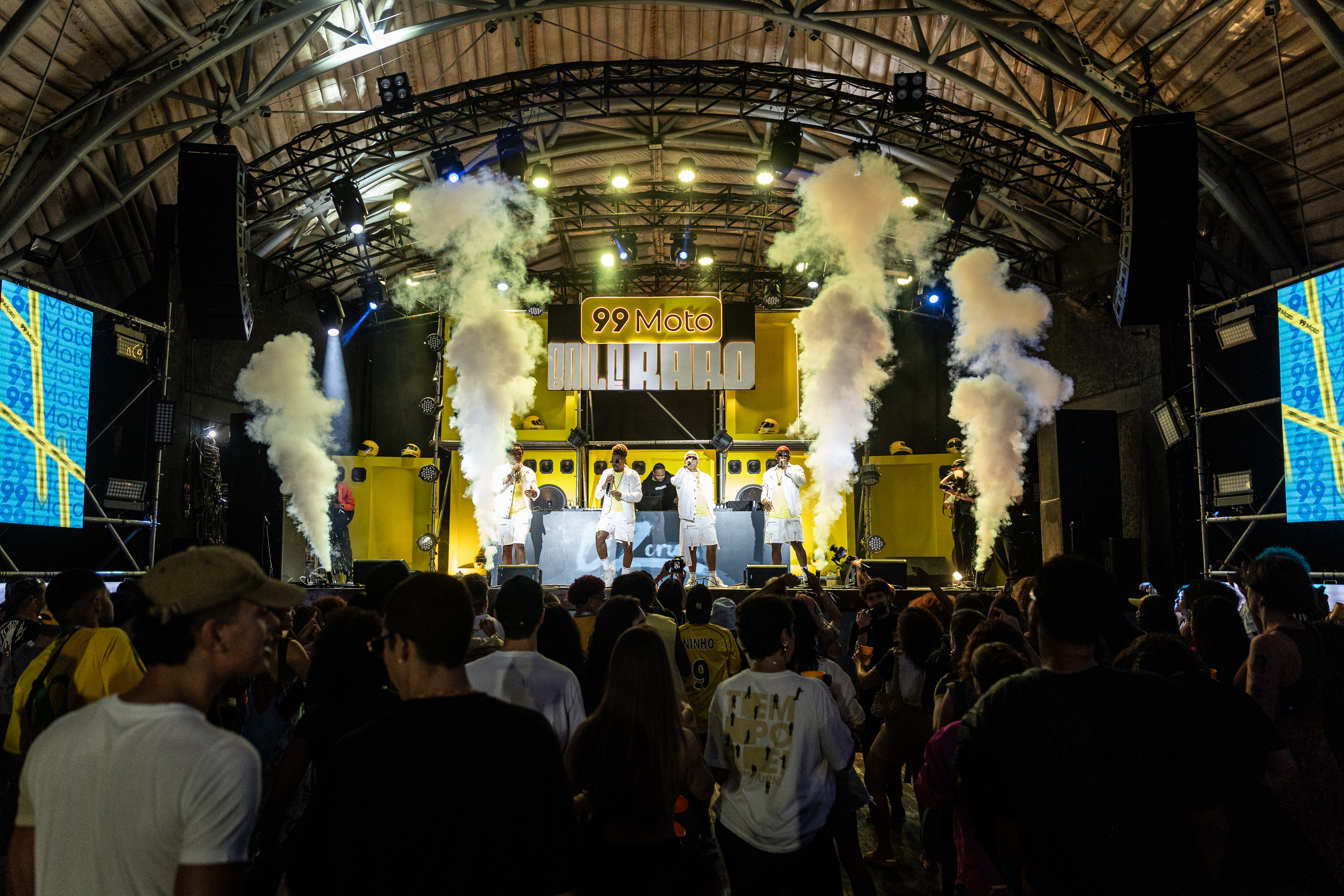 BAILE RARO