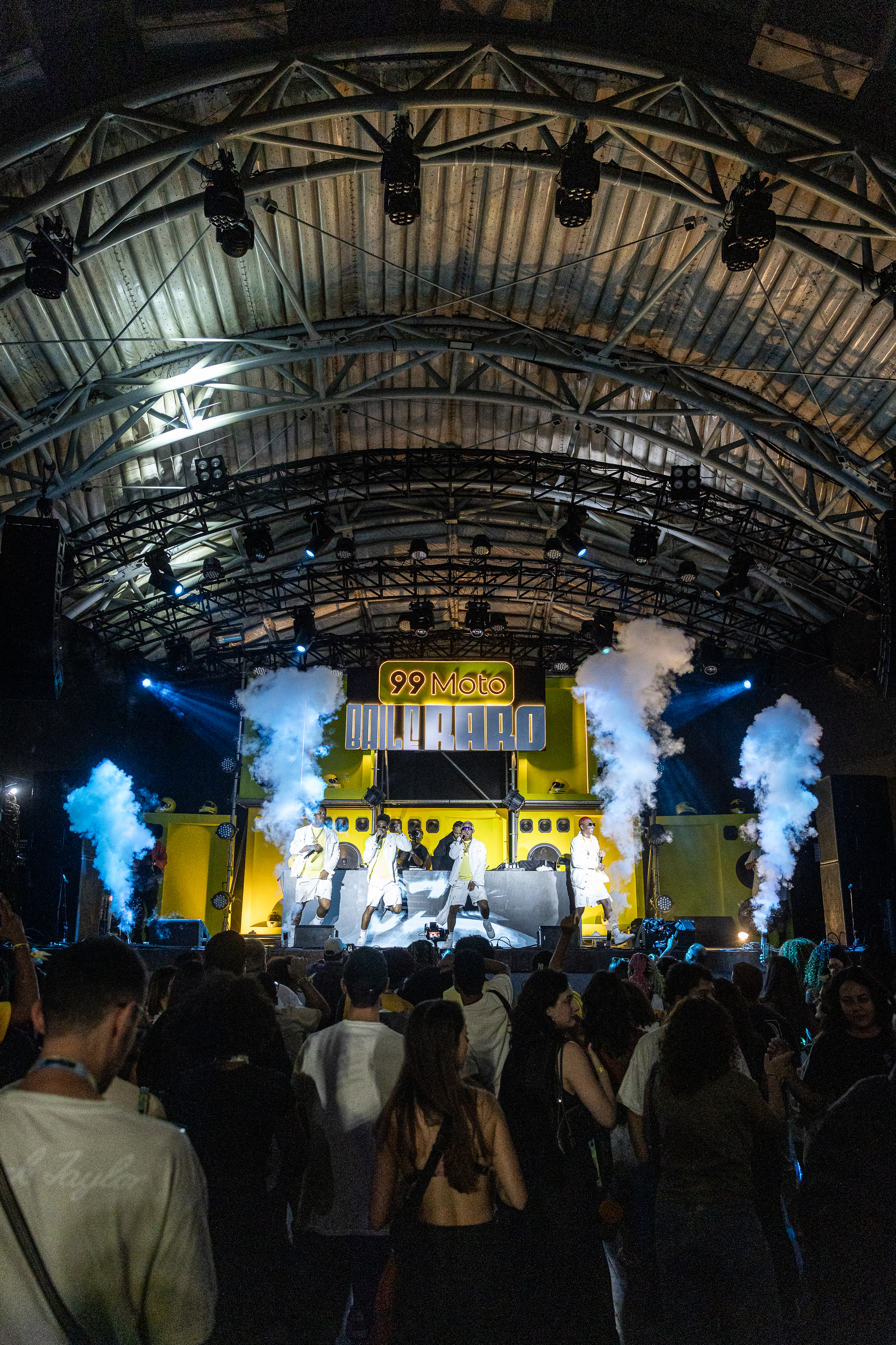 BAILE RARO