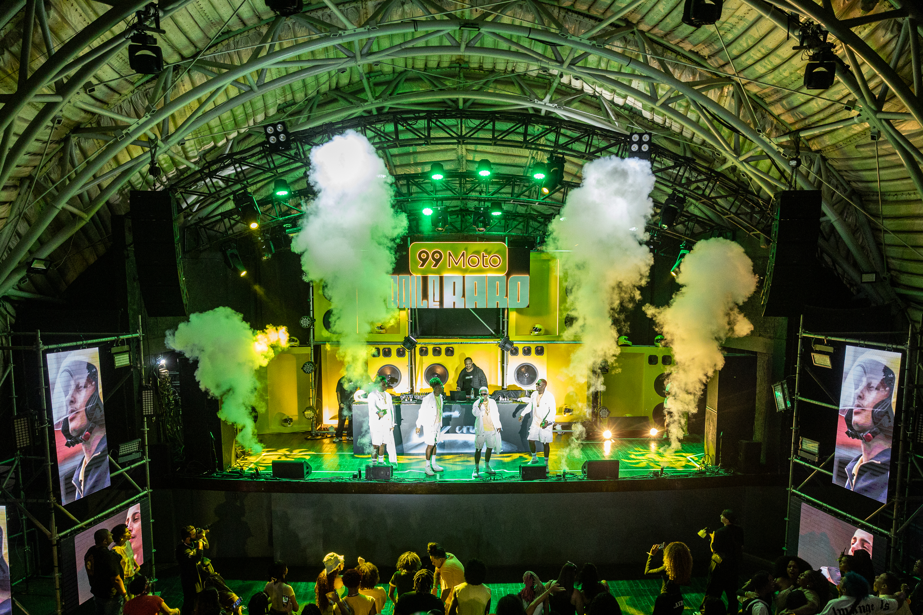 BAILE RARO
