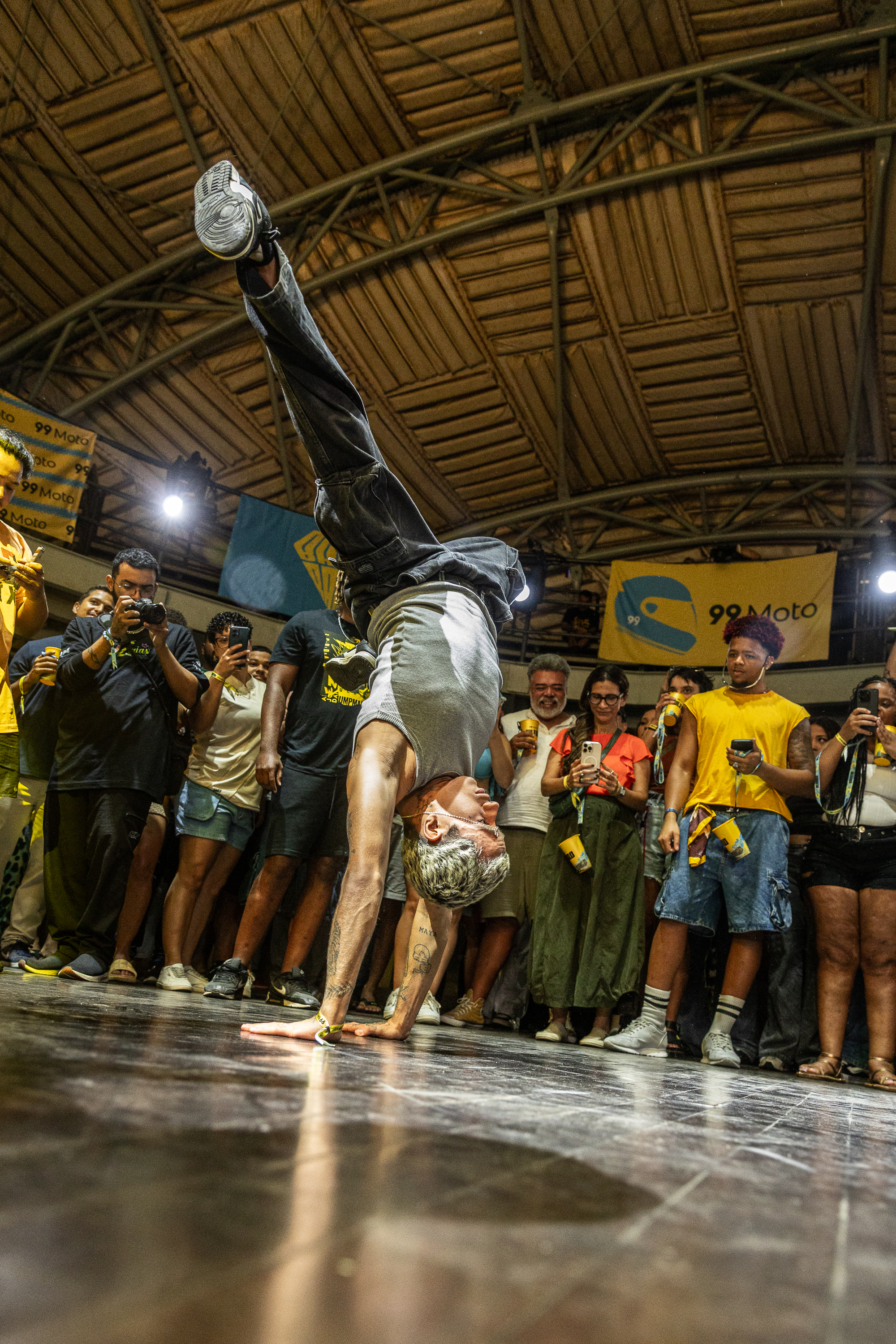 BAILE RARO