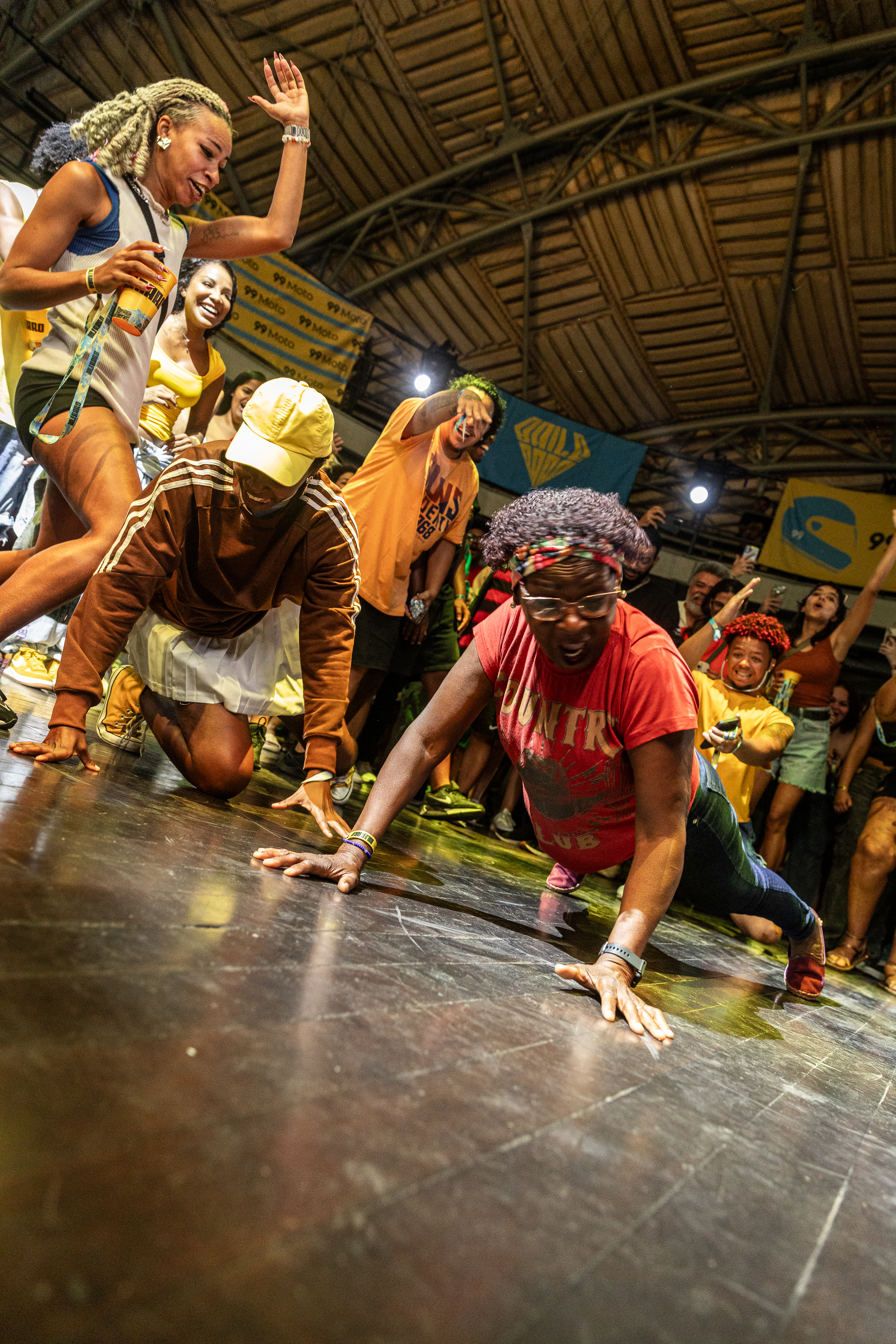 BAILE RARO