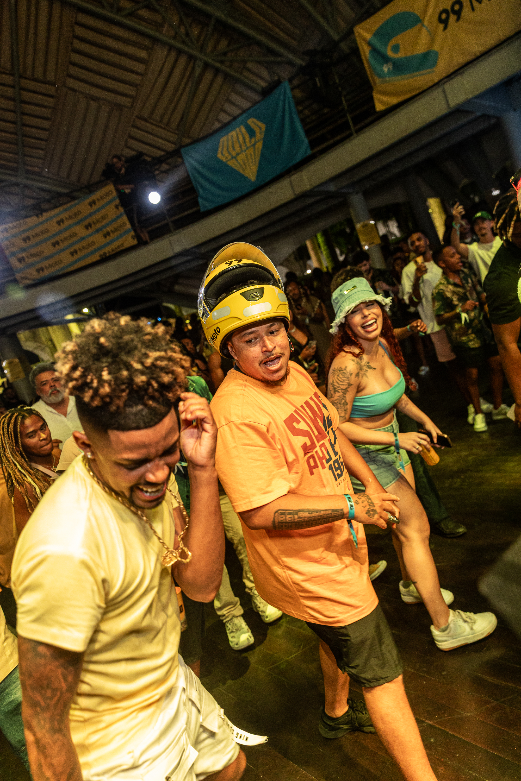 BAILE RARO