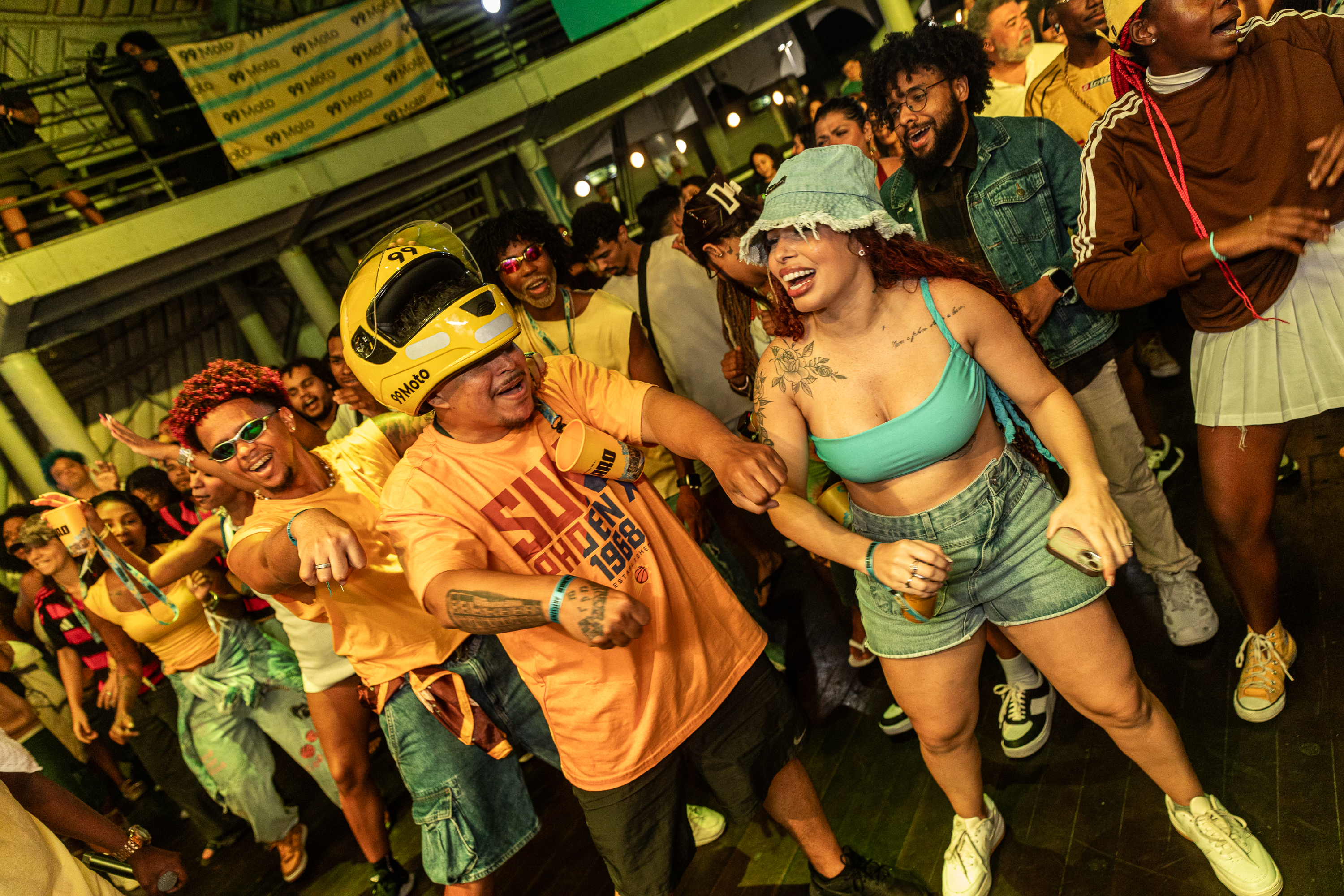 BAILE RARO