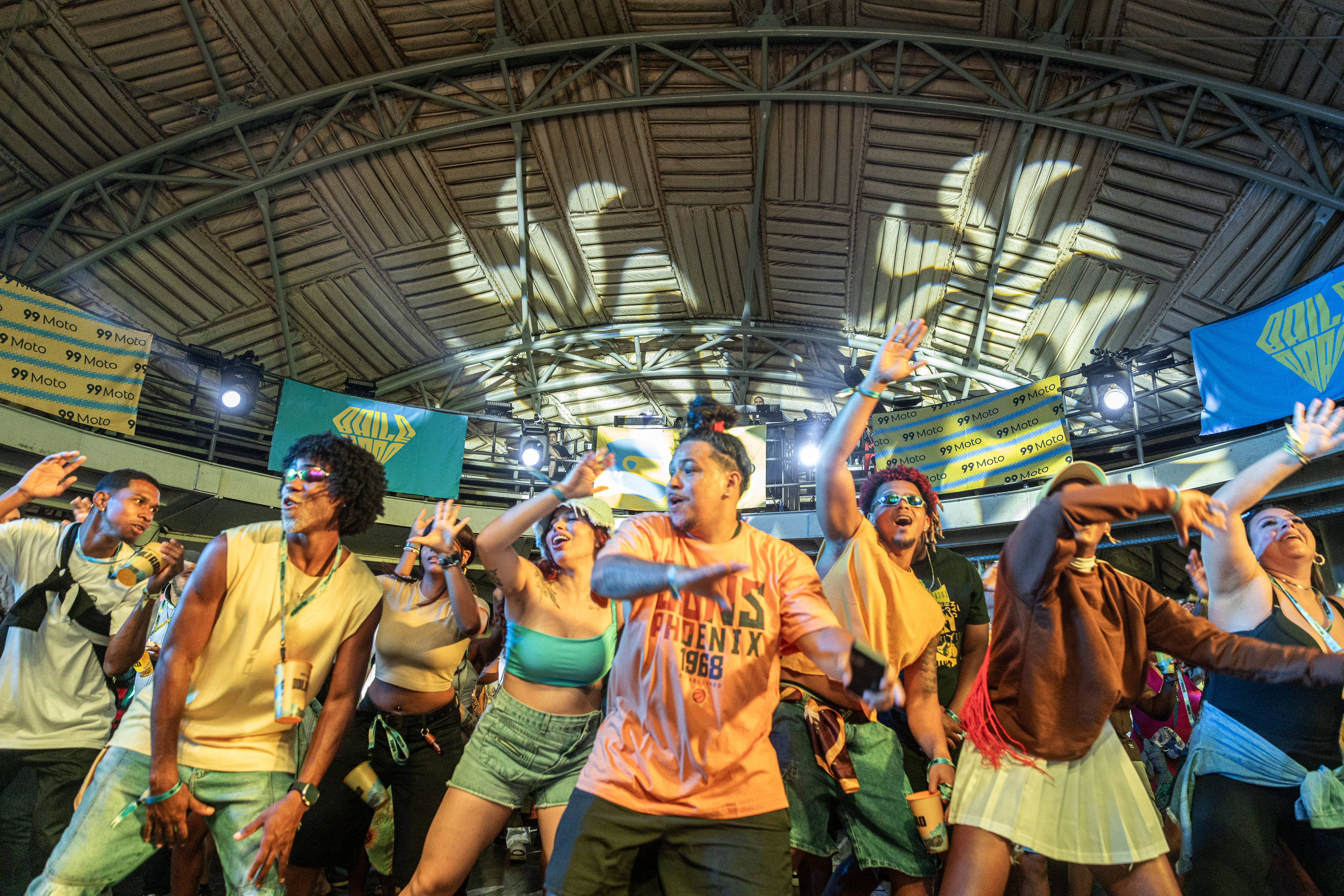 BAILE RARO