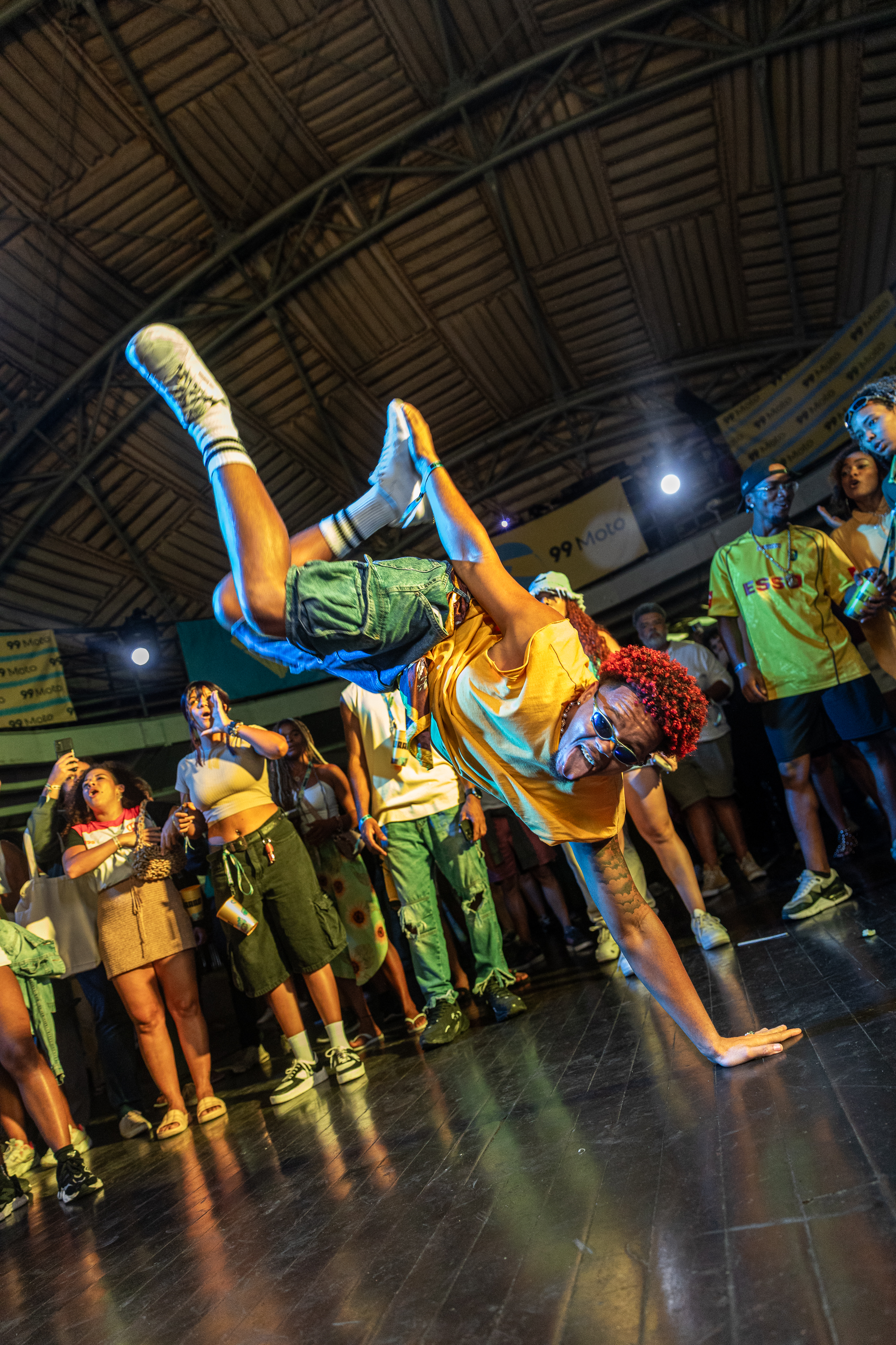 BAILE RARO