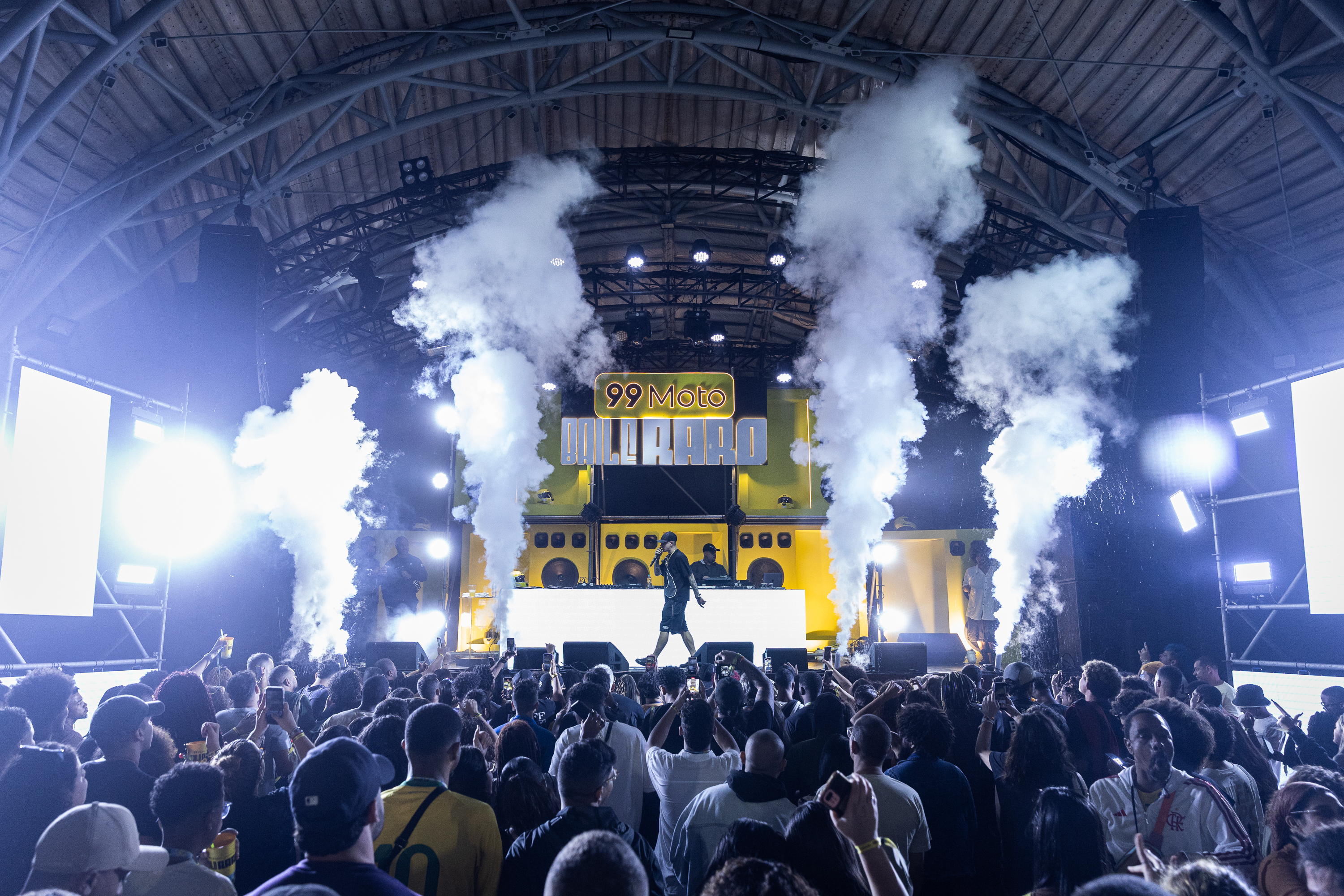 BAILE RARO