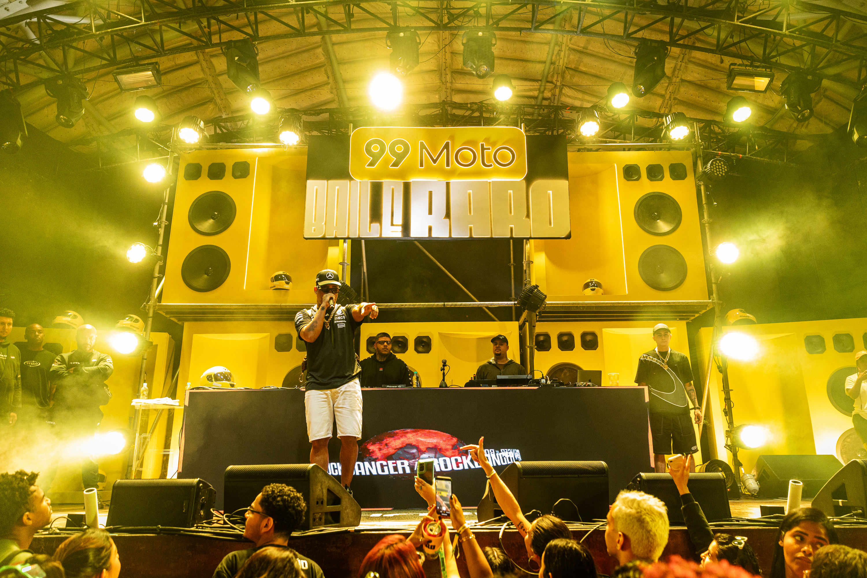 BAILE RARO