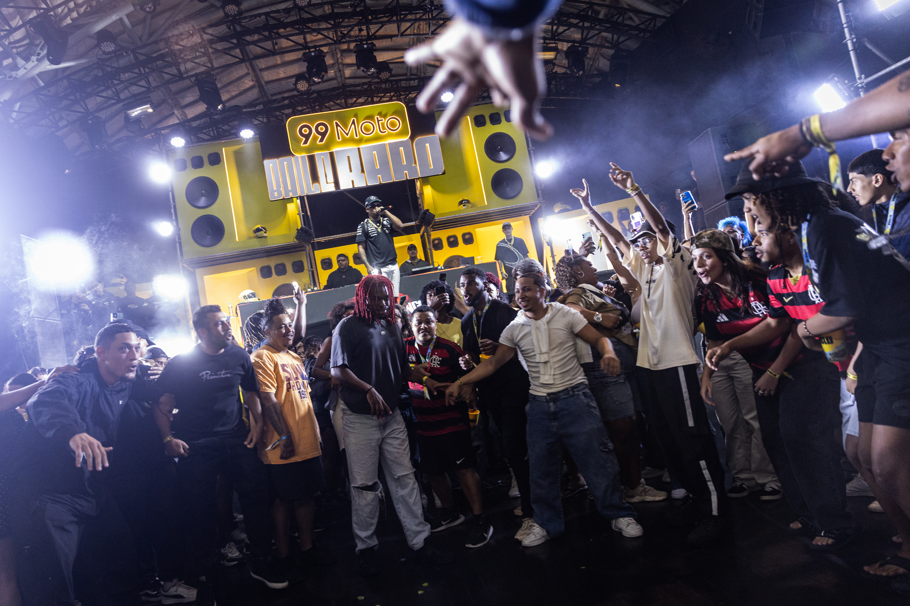 BAILE RARO