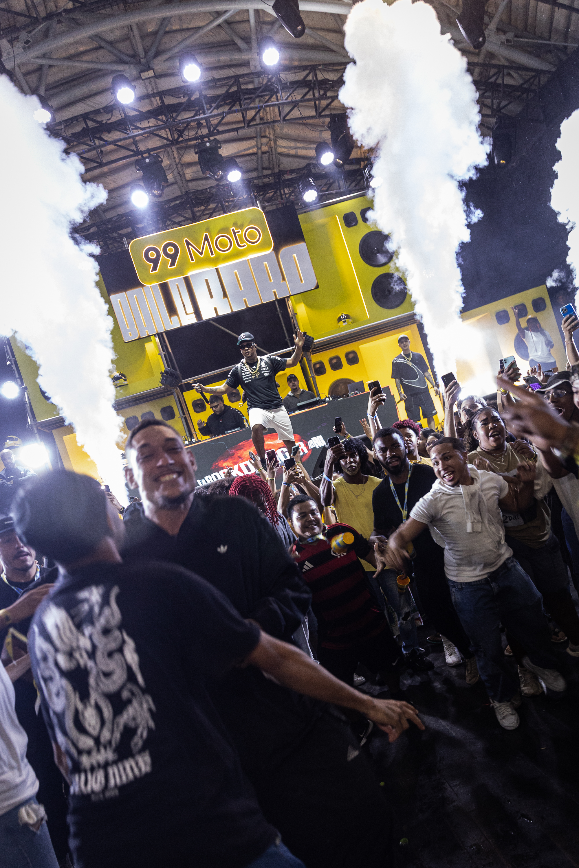 BAILE RARO