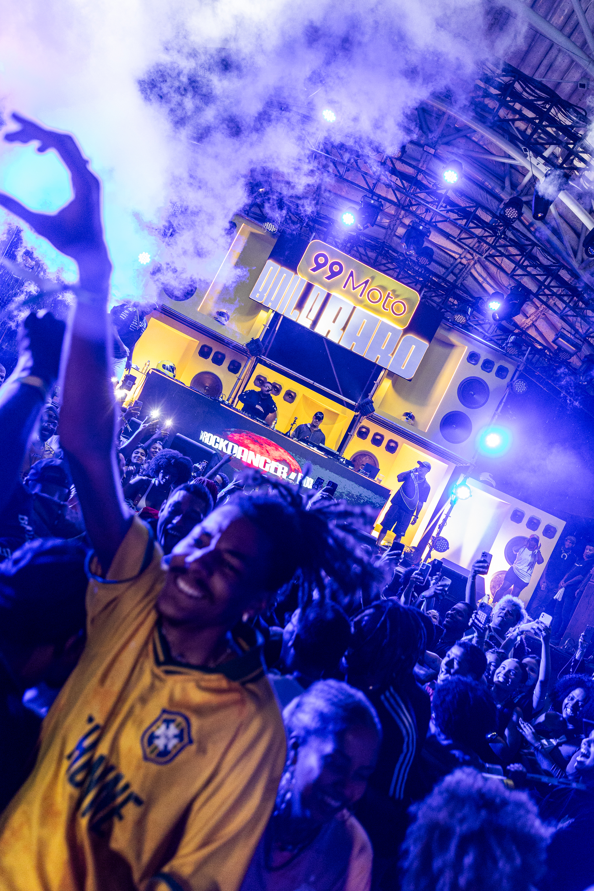 BAILE RARO