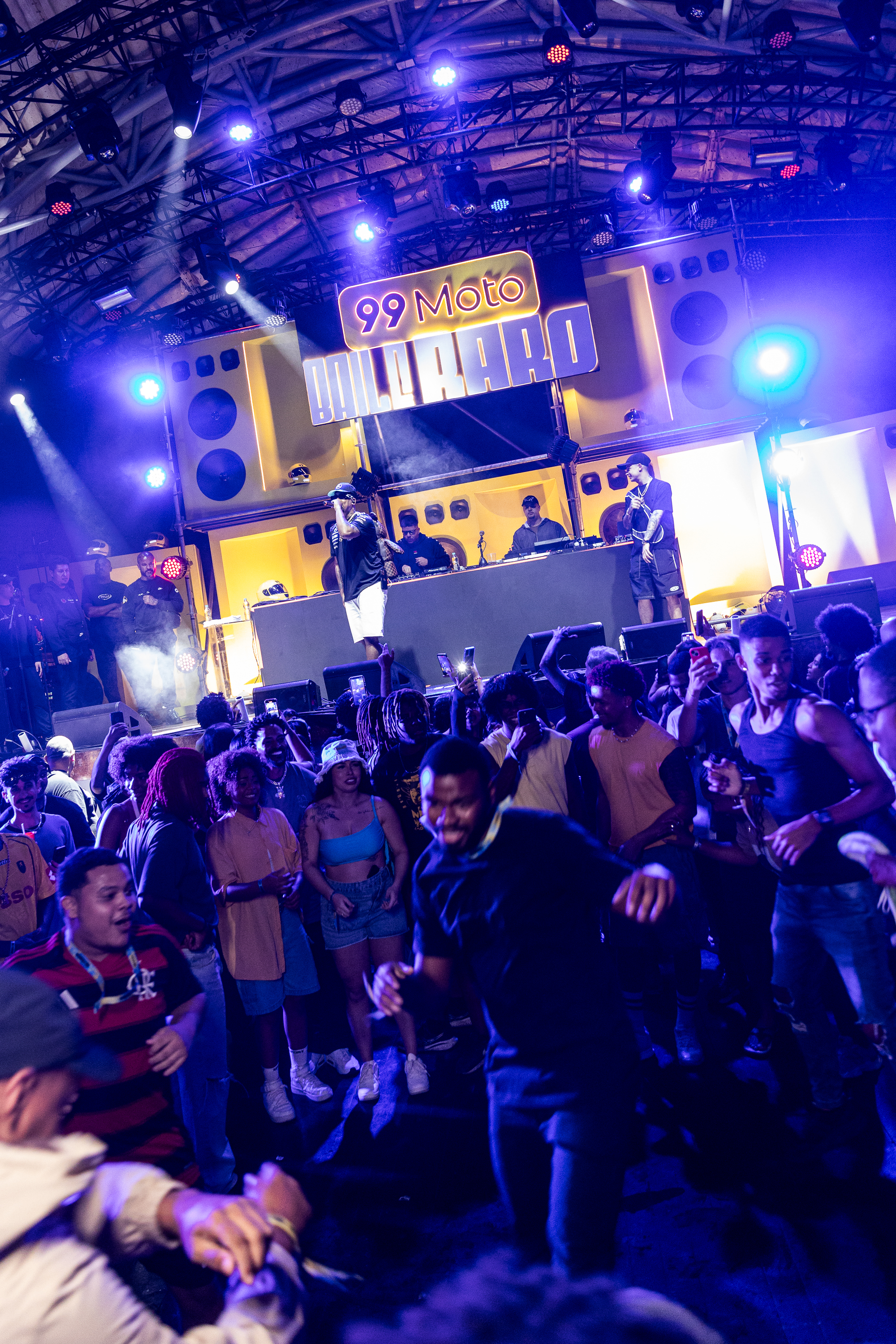 BAILE RARO