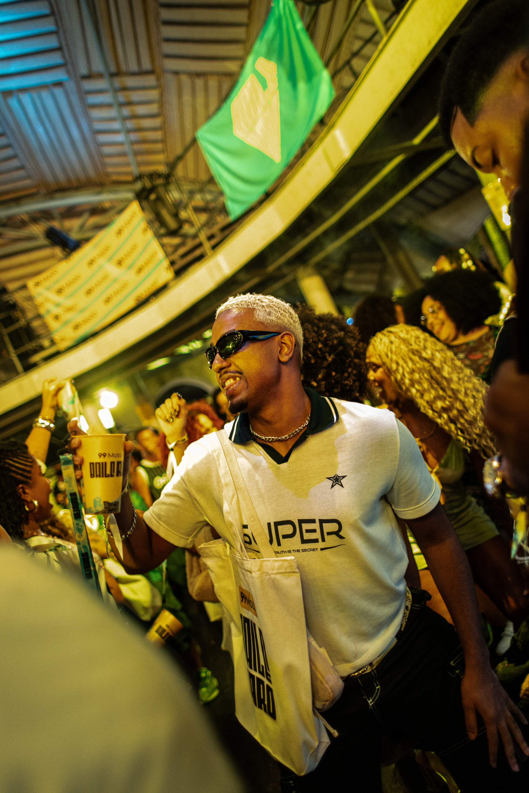 BAILE RARO