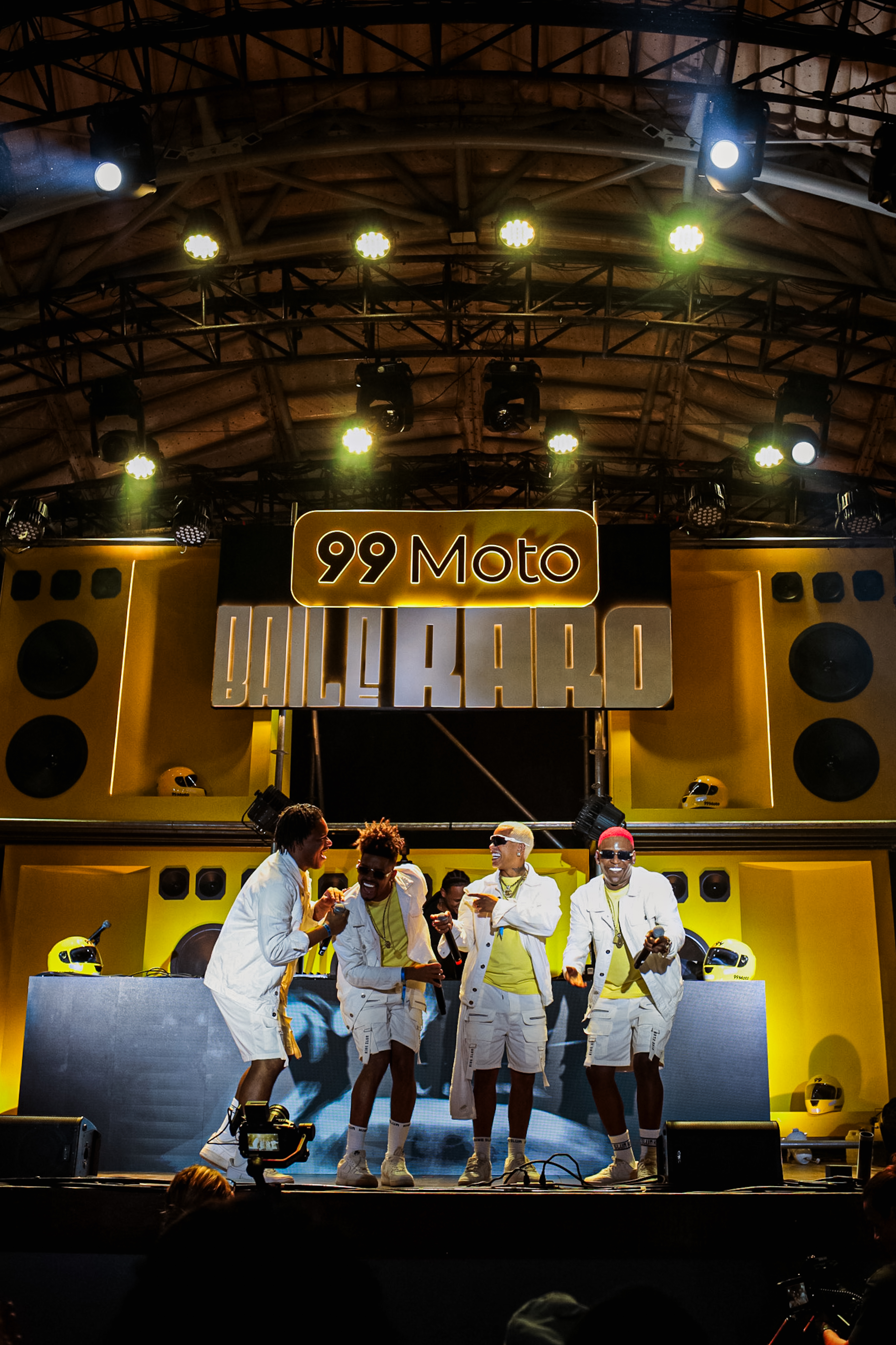 BAILE RARO