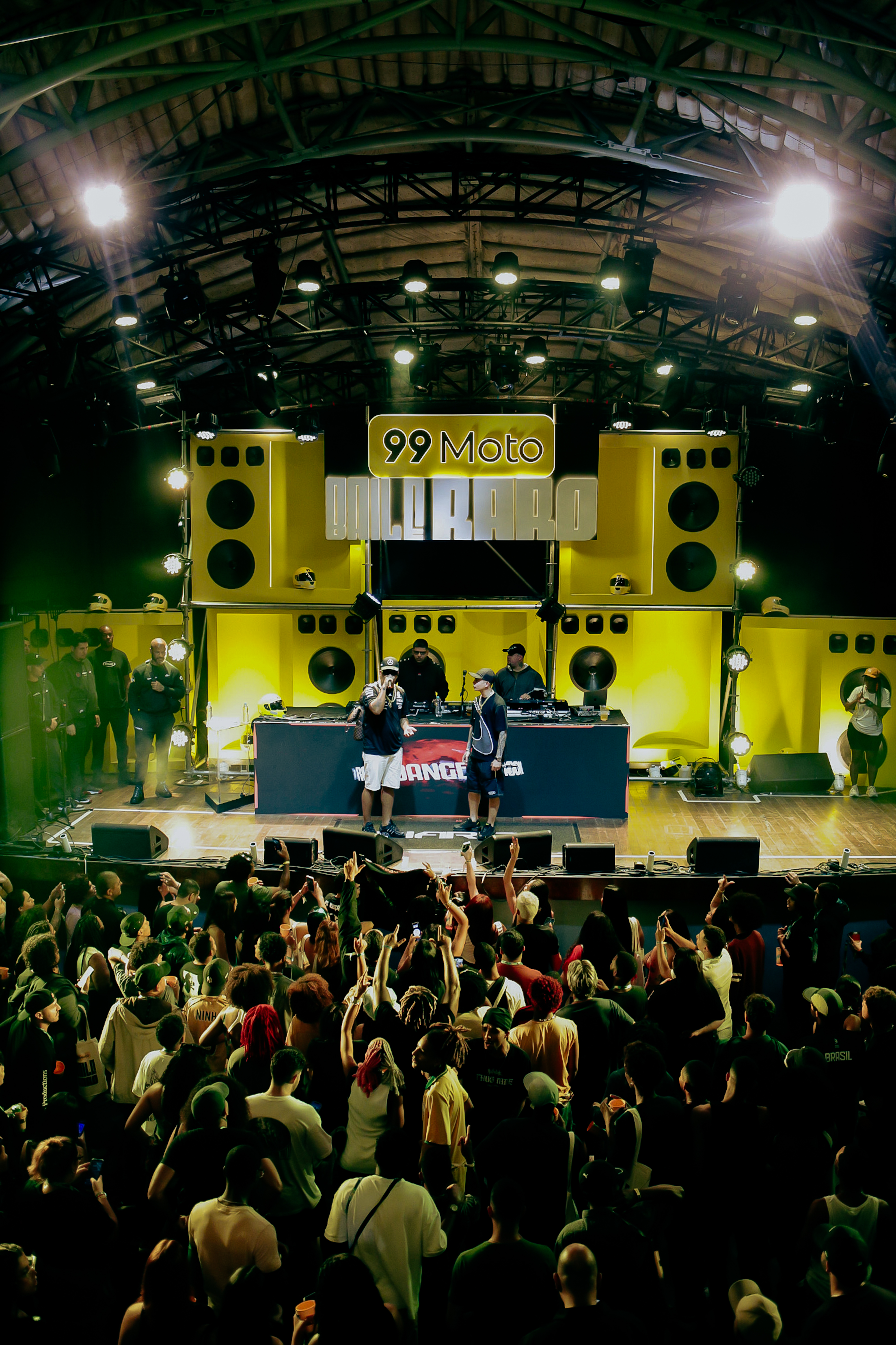 BAILE RARO