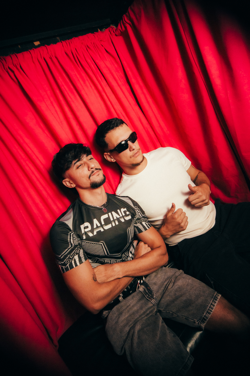 INJUSTIÇADA - HERE ALL NIGHT 