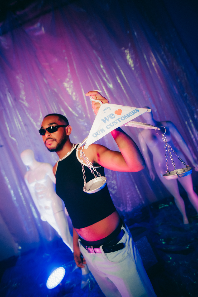 INJUSTIÇADA - HERE ALL NIGHT 