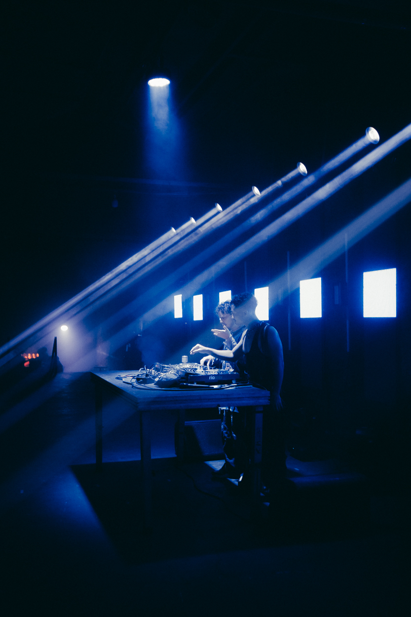 INJUSTIÇADA - HERE ALL NIGHT 