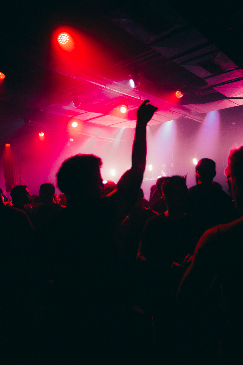 INJUSTIÇADA - HERE ALL NIGHT 