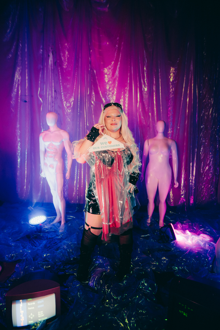 INJUSTIÇADA - HERE ALL NIGHT 