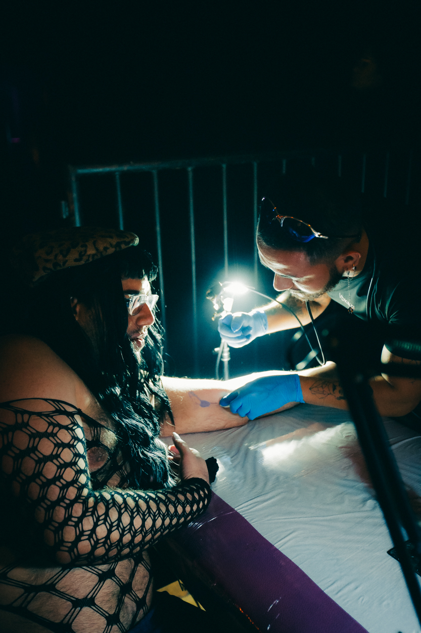 INJUSTIÇADA - HERE ALL NIGHT 