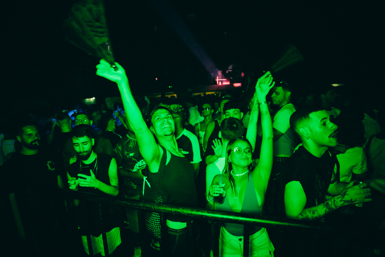 INJUSTIÇADA - HERE ALL NIGHT 