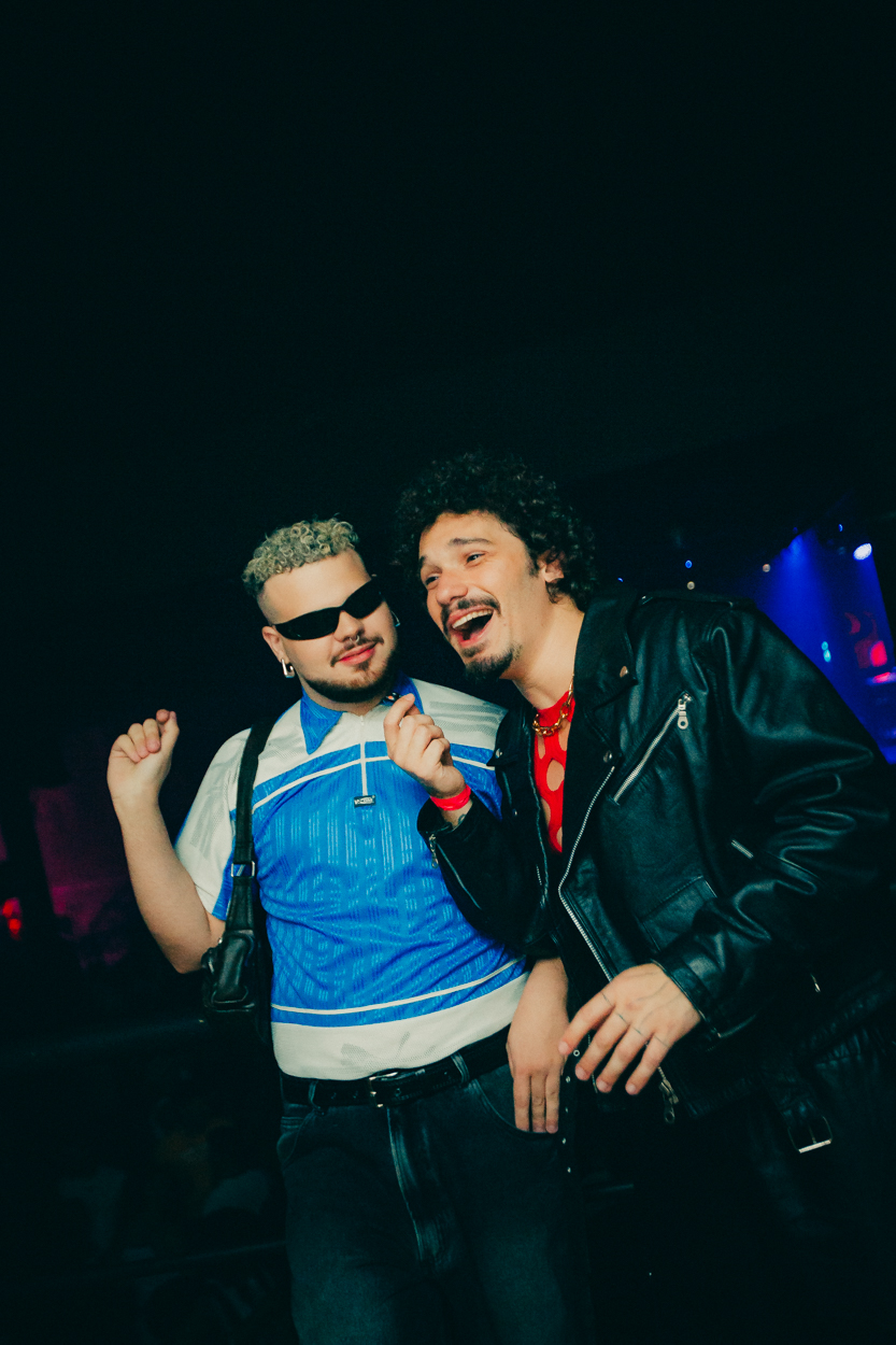 INJUSTIÇADA - HERE ALL NIGHT 