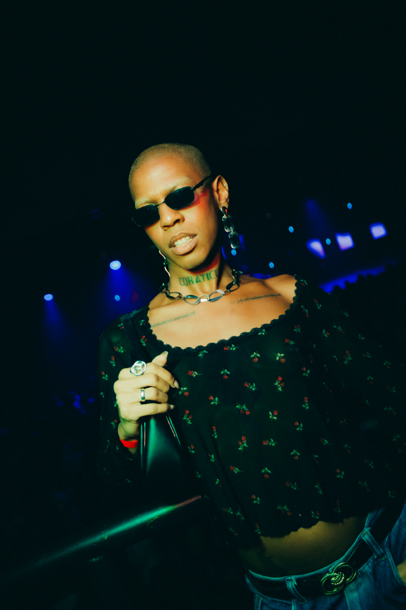 INJUSTIÇADA - HERE ALL NIGHT 