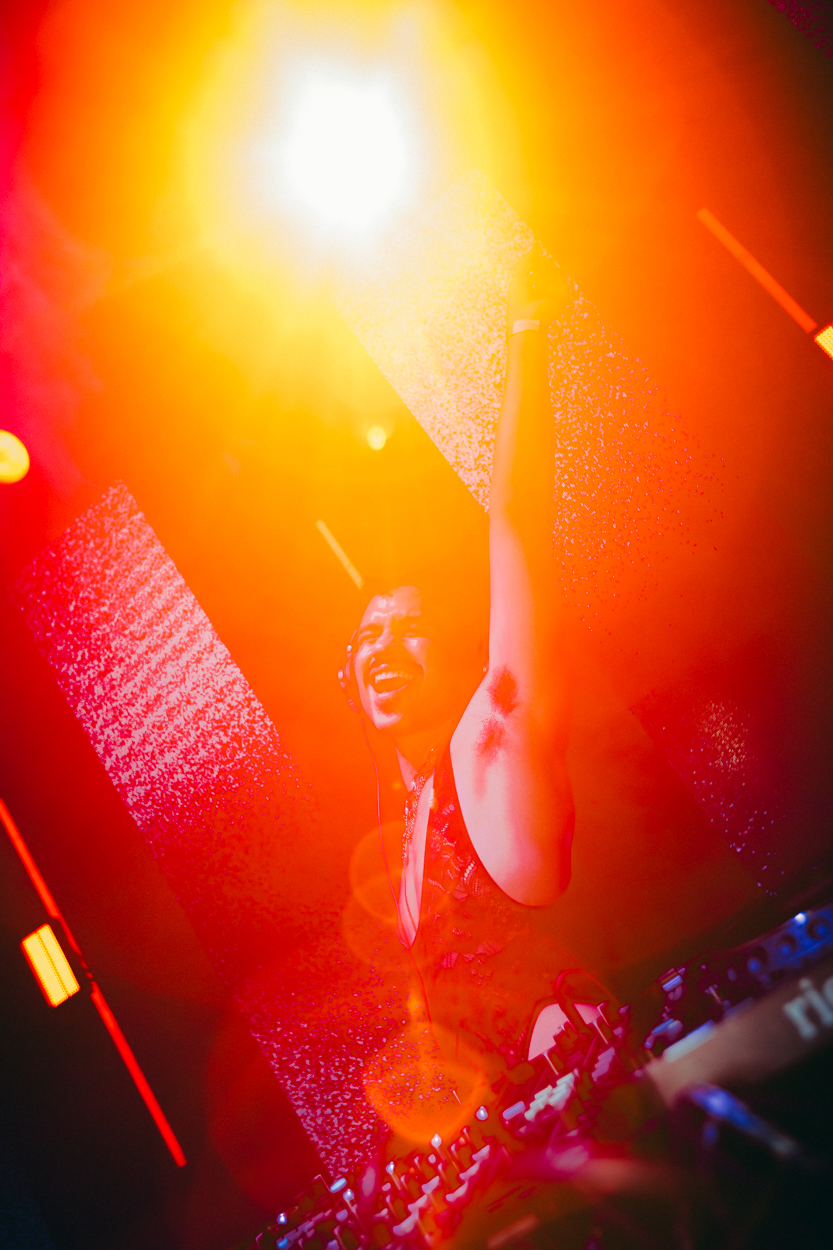 INJUSTIÇADA - HERE ALL NIGHT 