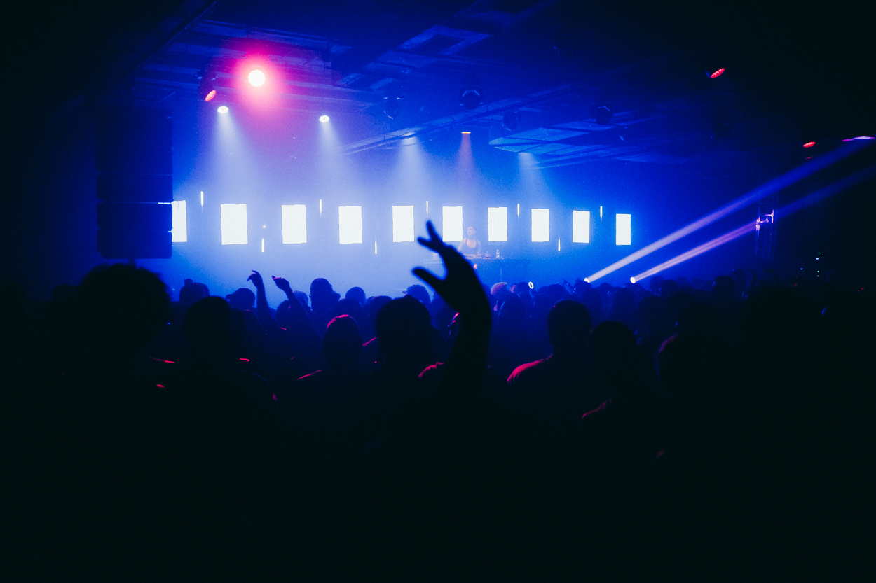 INJUSTIÇADA - HERE ALL NIGHT 