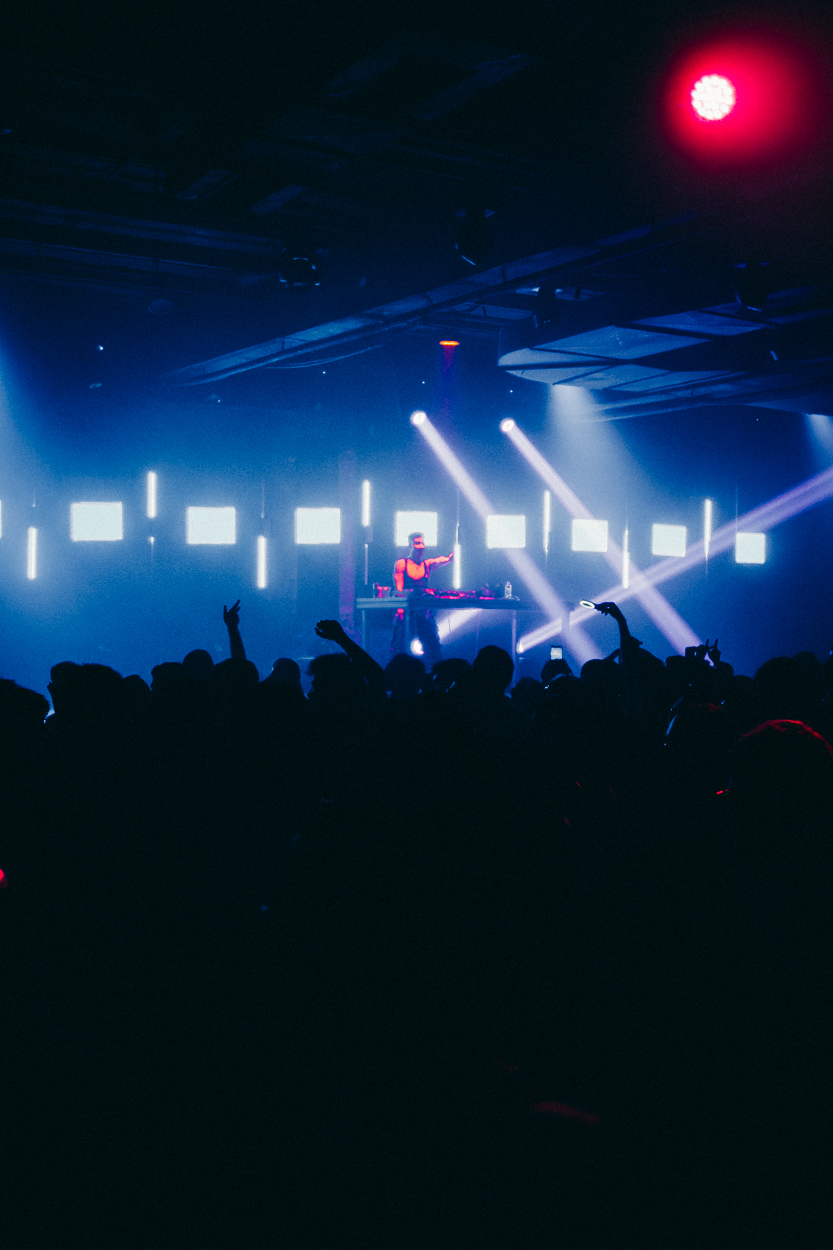 INJUSTIÇADA - HERE ALL NIGHT 