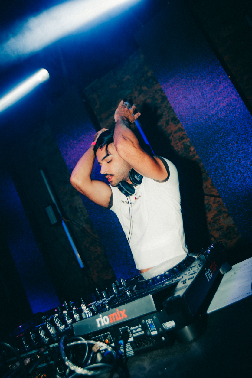 INJUSTIÇADA - HERE ALL NIGHT 