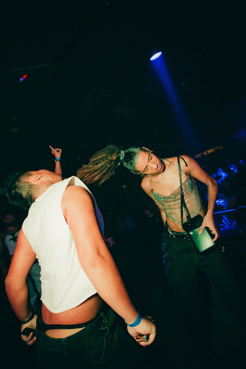 INJUSTIÇADA - HERE ALL NIGHT 