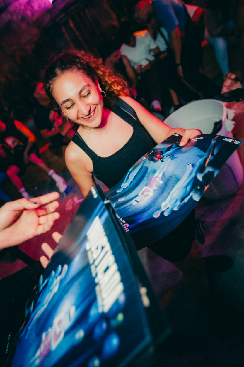 INJUSTIÇADA - HERE ALL NIGHT 